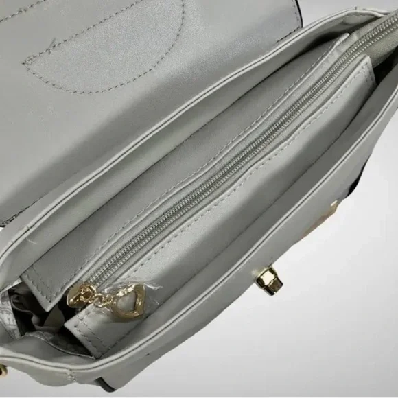 New cute purse. - Picture 3 of 5